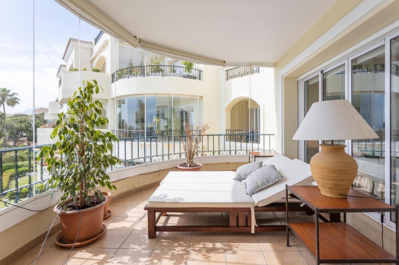 Homeforguest Front Line Beach Apartment In Hacienda Playa Marbellac Extérieur photo
