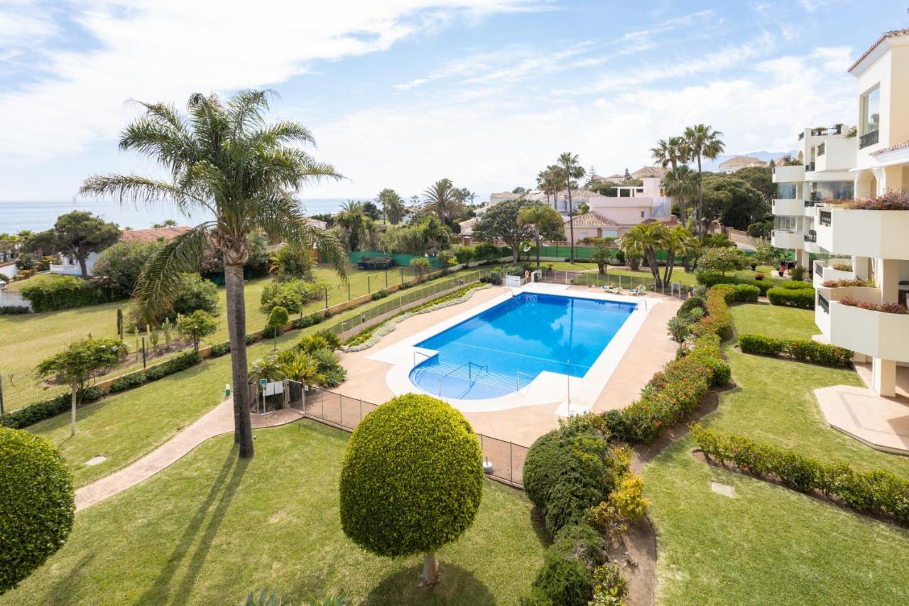 Homeforguest Front Line Beach Apartment In Hacienda Playa Marbellac Extérieur photo