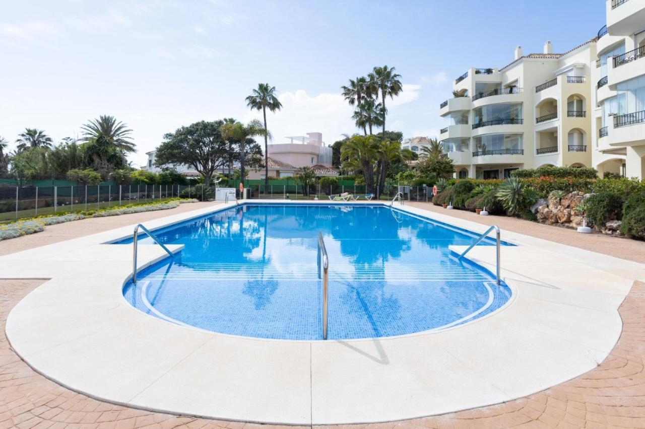 Homeforguest Front Line Beach Apartment In Hacienda Playa Marbellac Extérieur photo