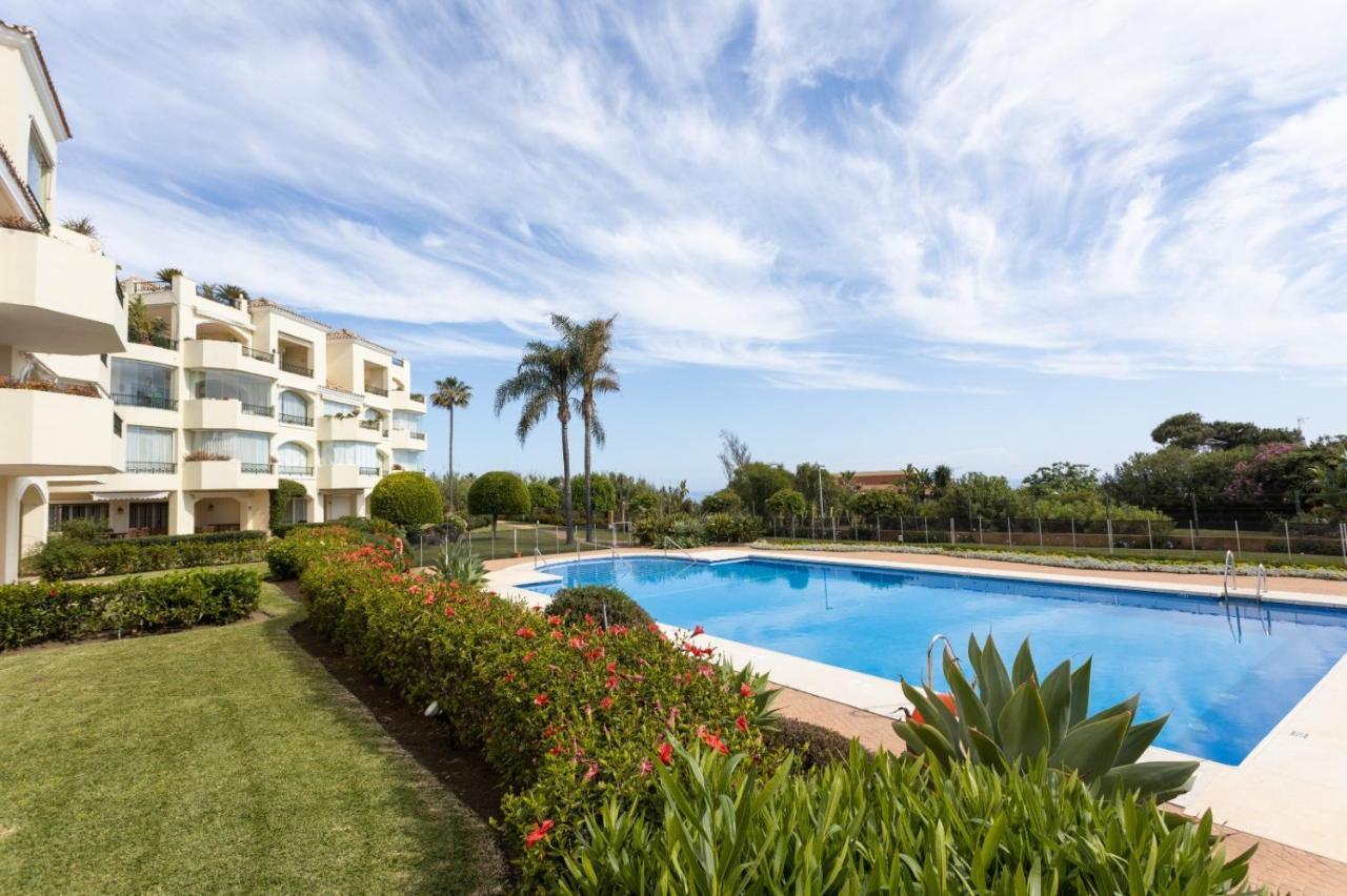 Homeforguest Front Line Beach Apartment In Hacienda Playa Marbellac Extérieur photo