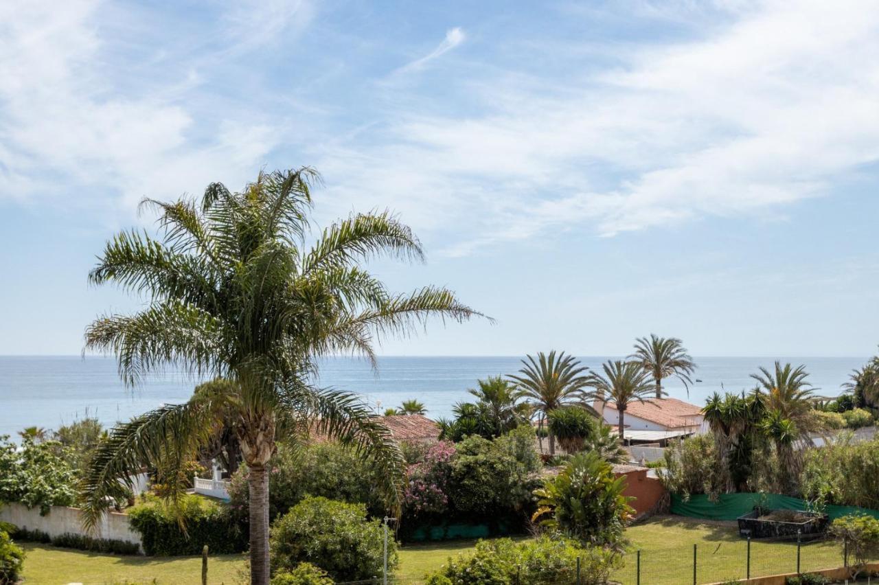 Homeforguest Front Line Beach Apartment In Hacienda Playa Marbellac Extérieur photo