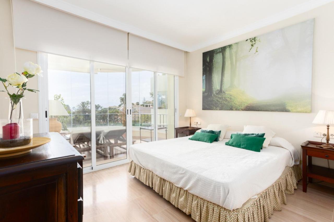 Homeforguest Front Line Beach Apartment In Hacienda Playa Marbellac Extérieur photo