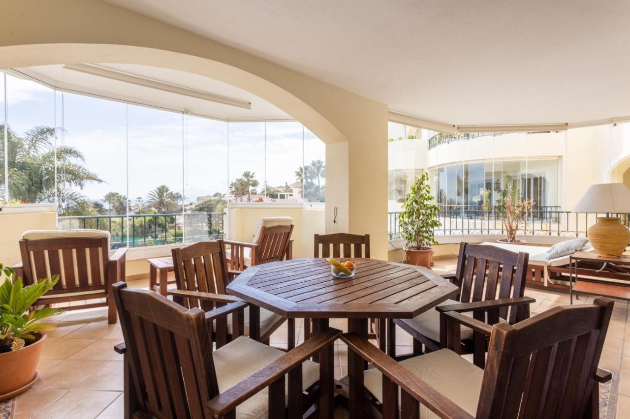 Homeforguest Front Line Beach Apartment In Hacienda Playa Marbellac Extérieur photo