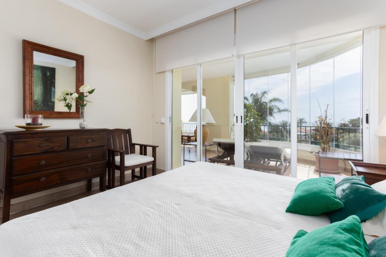 Homeforguest Front Line Beach Apartment In Hacienda Playa Marbellac Extérieur photo