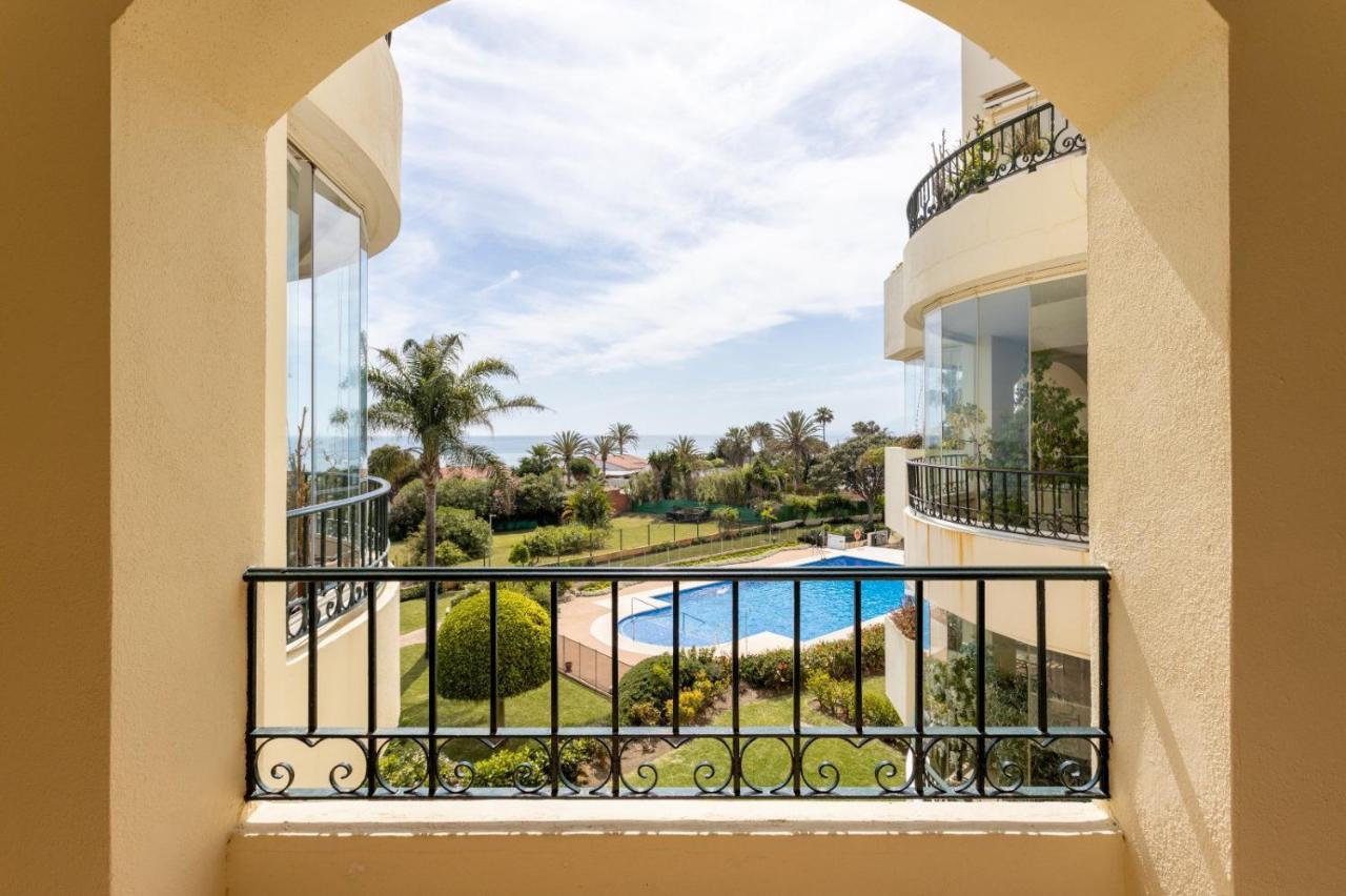 Homeforguest Front Line Beach Apartment In Hacienda Playa Marbellac Extérieur photo